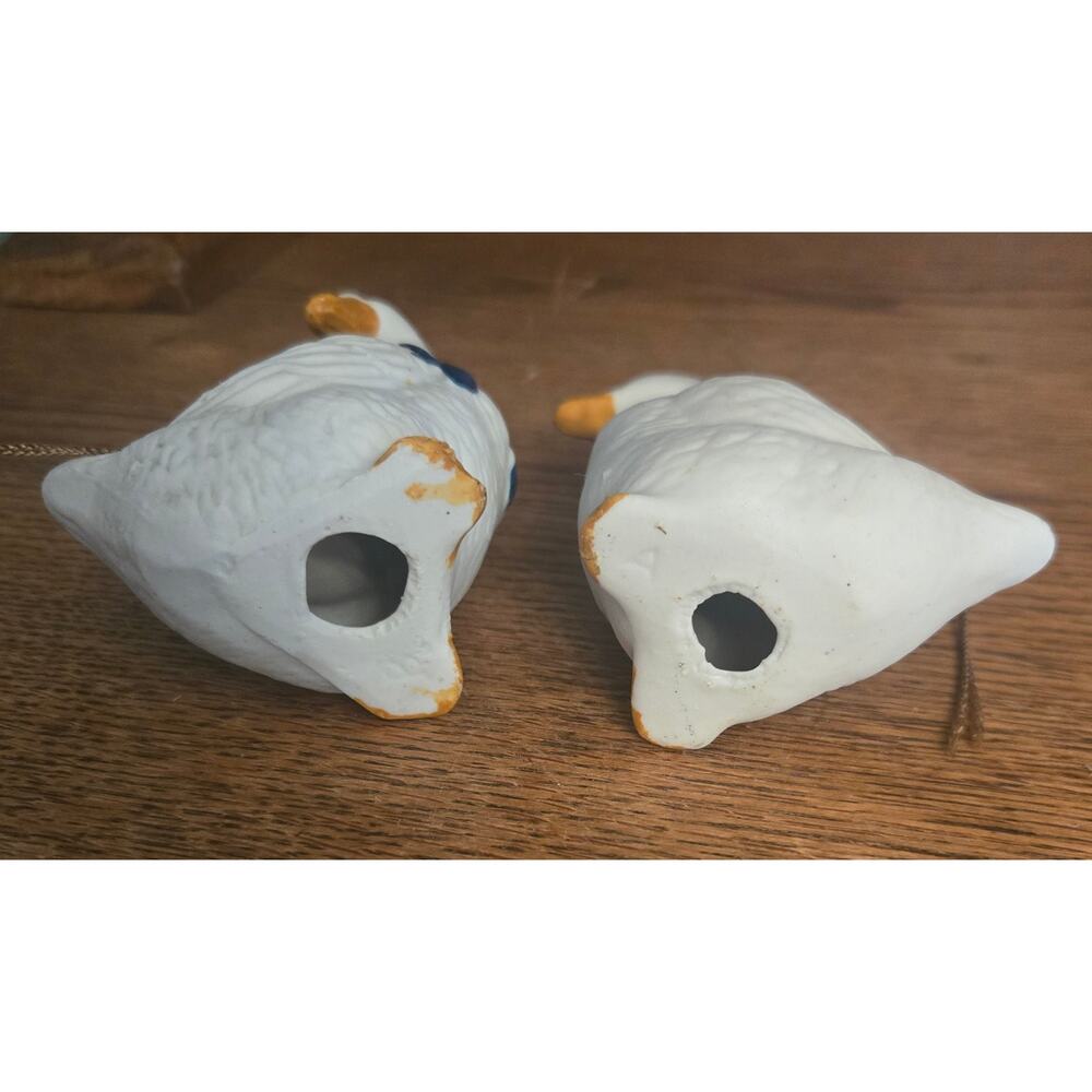 Vintage Country Geese Goose Ornaments Blue Ribbon Set Of 2 VTG Porcelain Decor - Picture 8 of 9